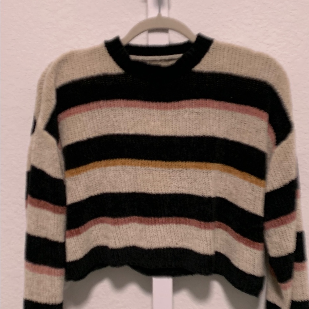 Volcom Cream Black Striped Chenille Cropped Sweater Size Small - Picture 2 of 7
